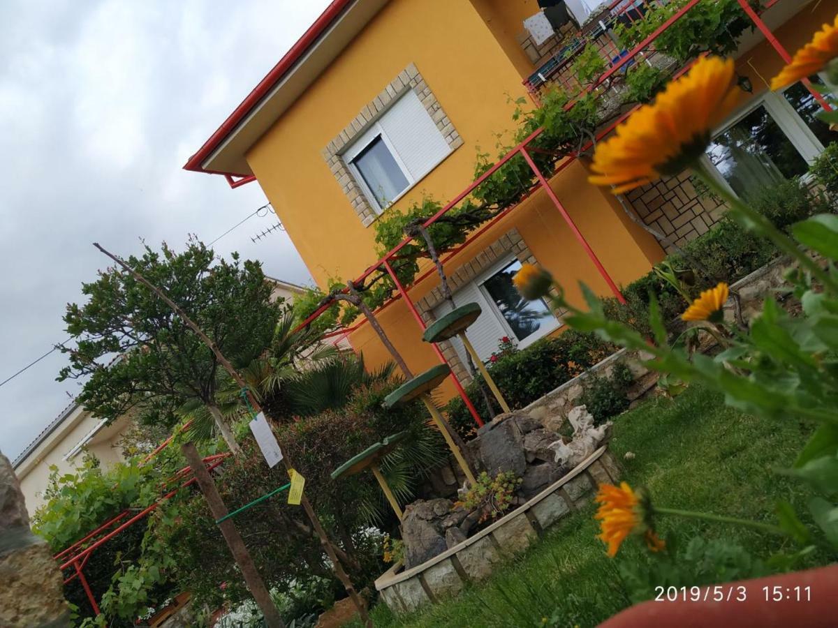 Apartments Maricic 200 Meters From The Beach Novi Vinodolski Exterior photo