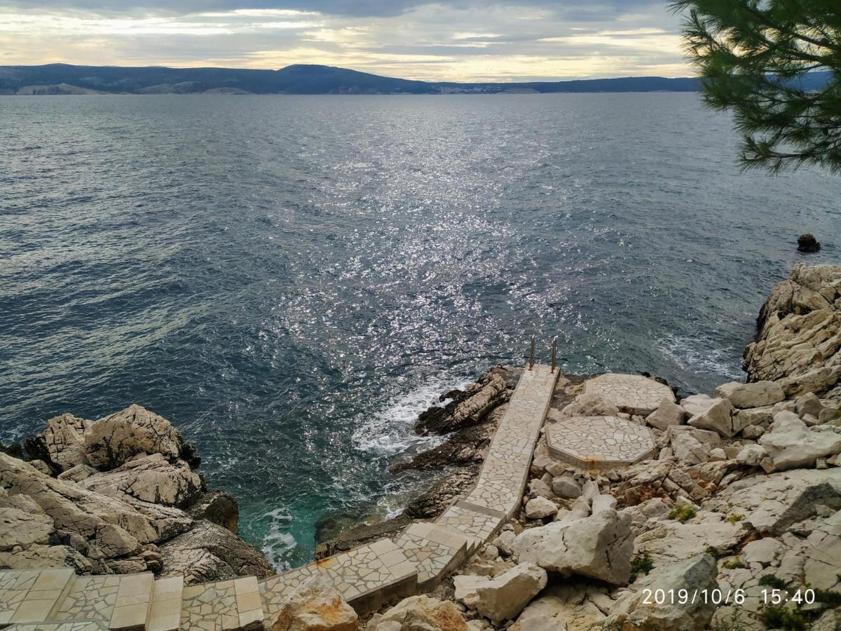 Apartments Maricic 200 Meters From The Beach Novi Vinodolski Exterior photo